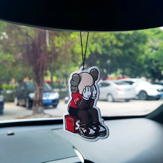 Závěsná vůně KAWS