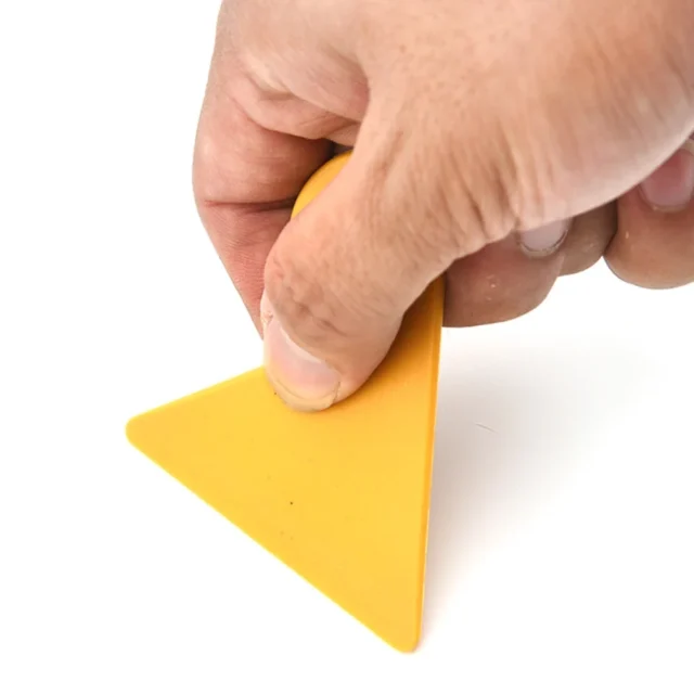 Univerzální plastová stěrka