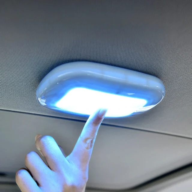 Přenosná LED lampa